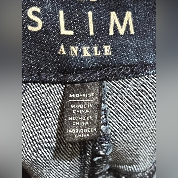 White House Black Market Slim Ankle Mid-Rise Jeans Gold Thread Rolled Cuffs Sz 8 - Picture 9 of 9